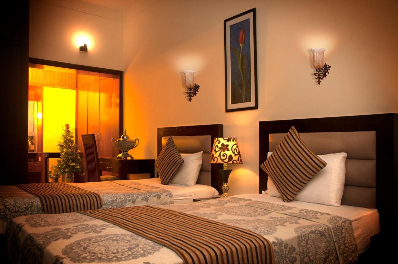 Royal Elegance Hotel Lahore Bagian luar foto