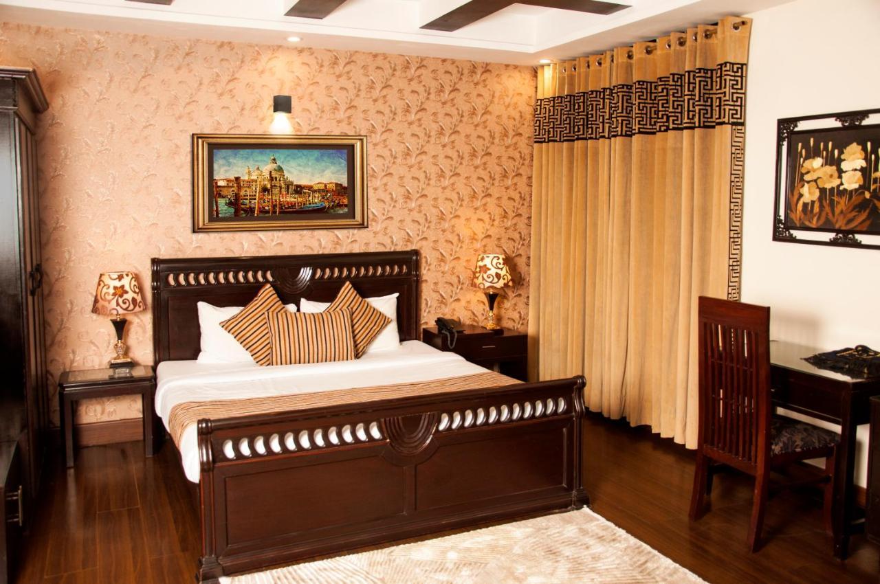 Royal Elegance Hotel Lahore Bagian luar foto