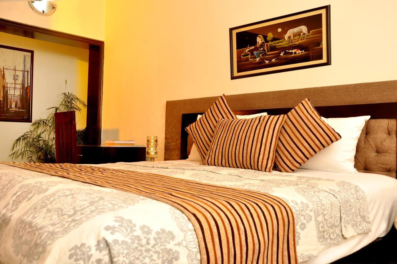 Royal Elegance Hotel Lahore Bagian luar foto