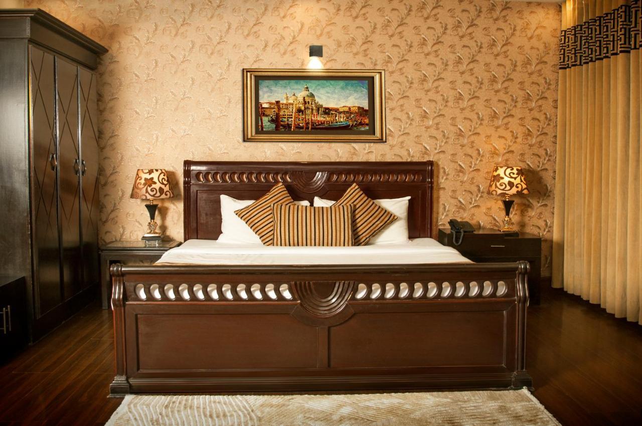 Royal Elegance Hotel Lahore Bagian luar foto