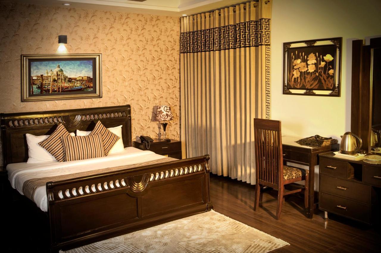 Royal Elegance Hotel Lahore Bagian luar foto