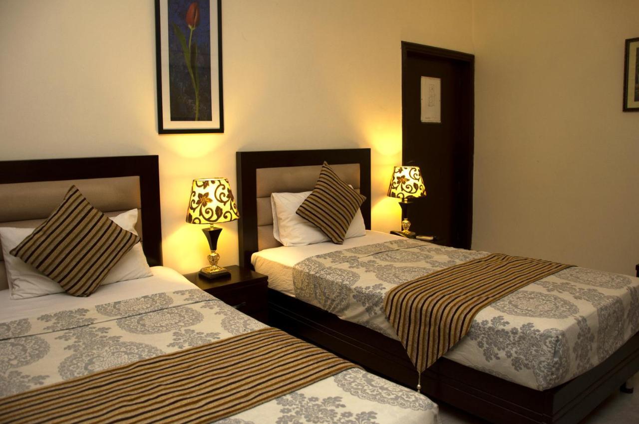Royal Elegance Hotel Lahore Bagian luar foto
