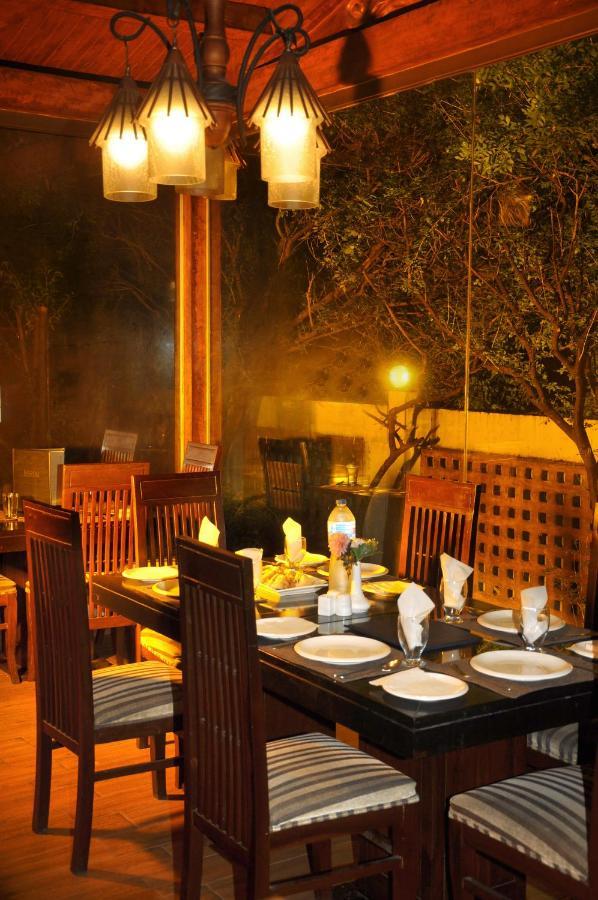 Royal Elegance Hotel Lahore Bagian luar foto