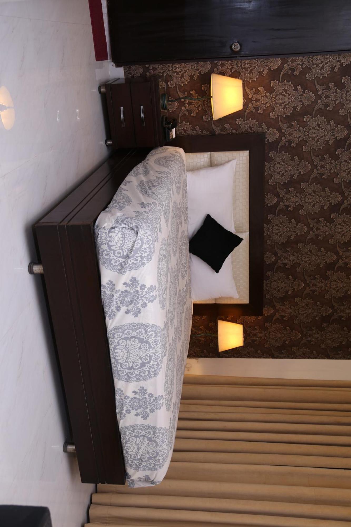 Royal Elegance Hotel Lahore Bagian luar foto