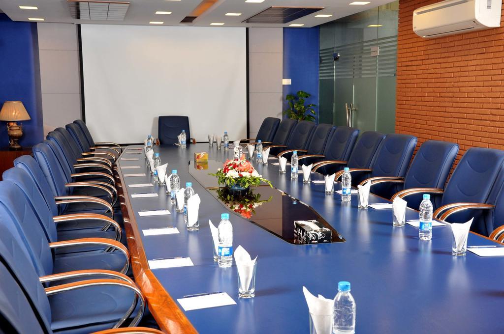 Royal Elegance Hotel Lahore Bagian luar foto