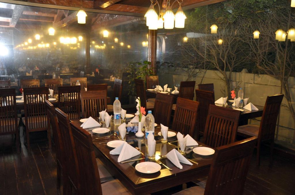 Royal Elegance Hotel Lahore Bagian luar foto