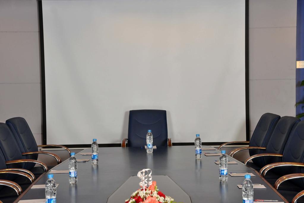 Royal Elegance Hotel Lahore Bagian luar foto