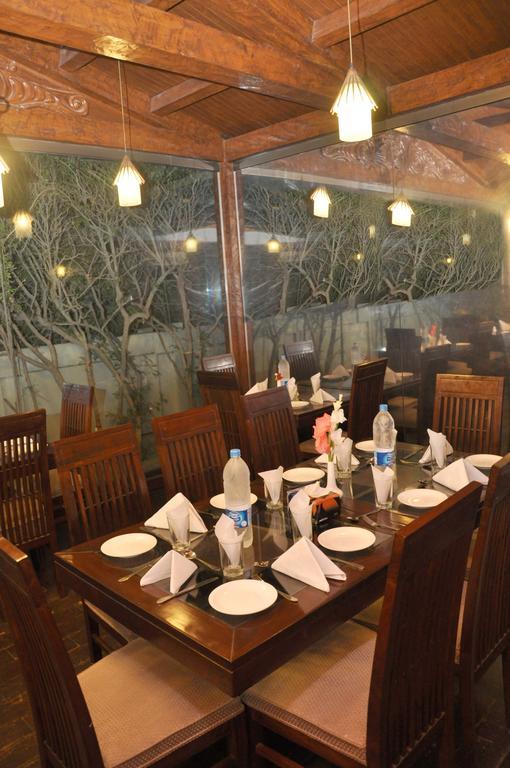 Royal Elegance Hotel Lahore Bagian luar foto