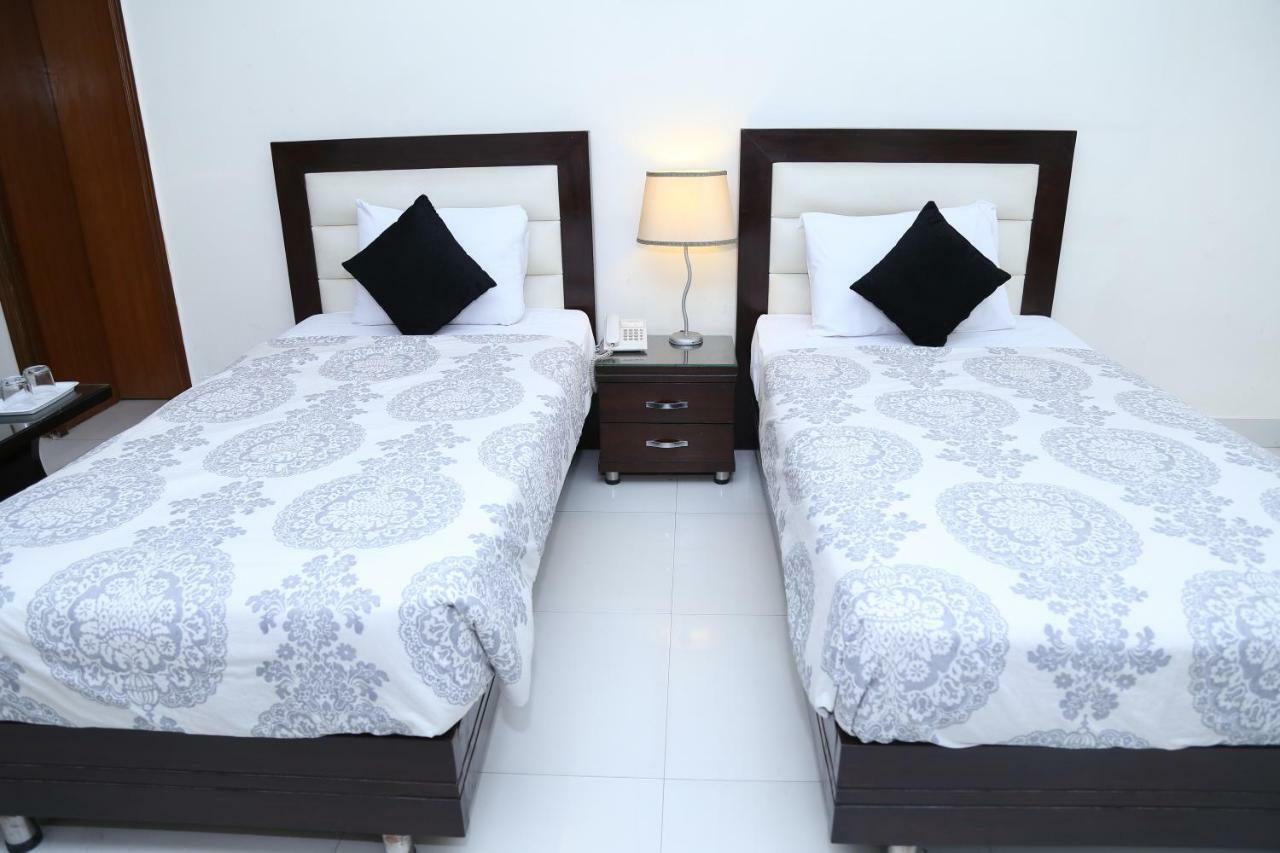 Royal Elegance Hotel Lahore Bagian luar foto